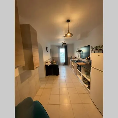 Bas De Villa Avec Terrasse Nyaraló *